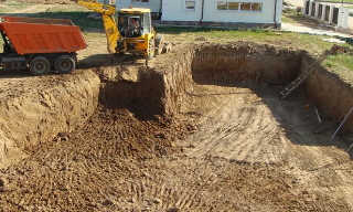 Рытье котлованов под фундамент в Старом Осколе – цена от 2622 руб. за м3 | 2Землекопа-Срк